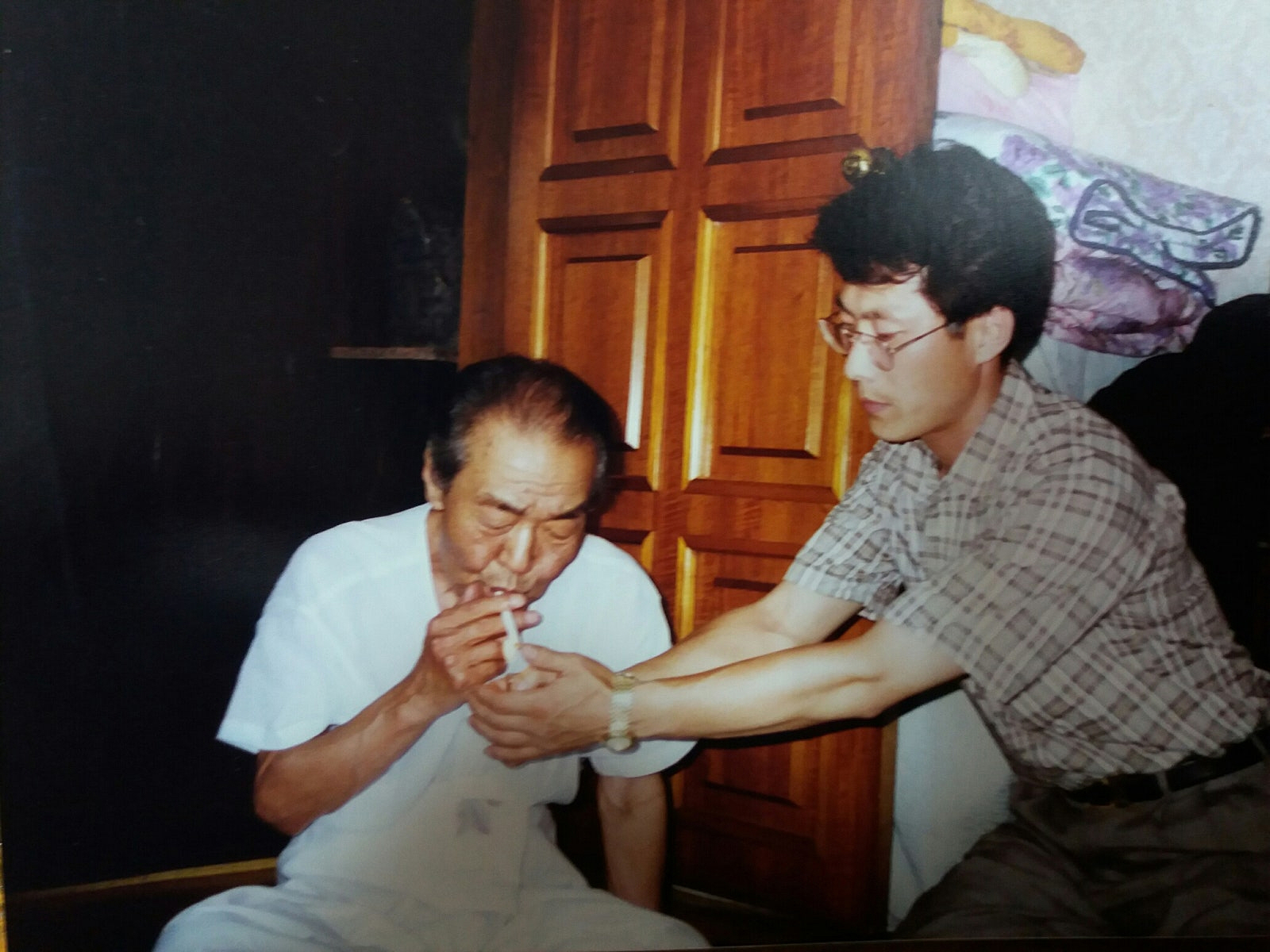 1994년 여름 미당선생댁 봉산산방을 방문한 필자