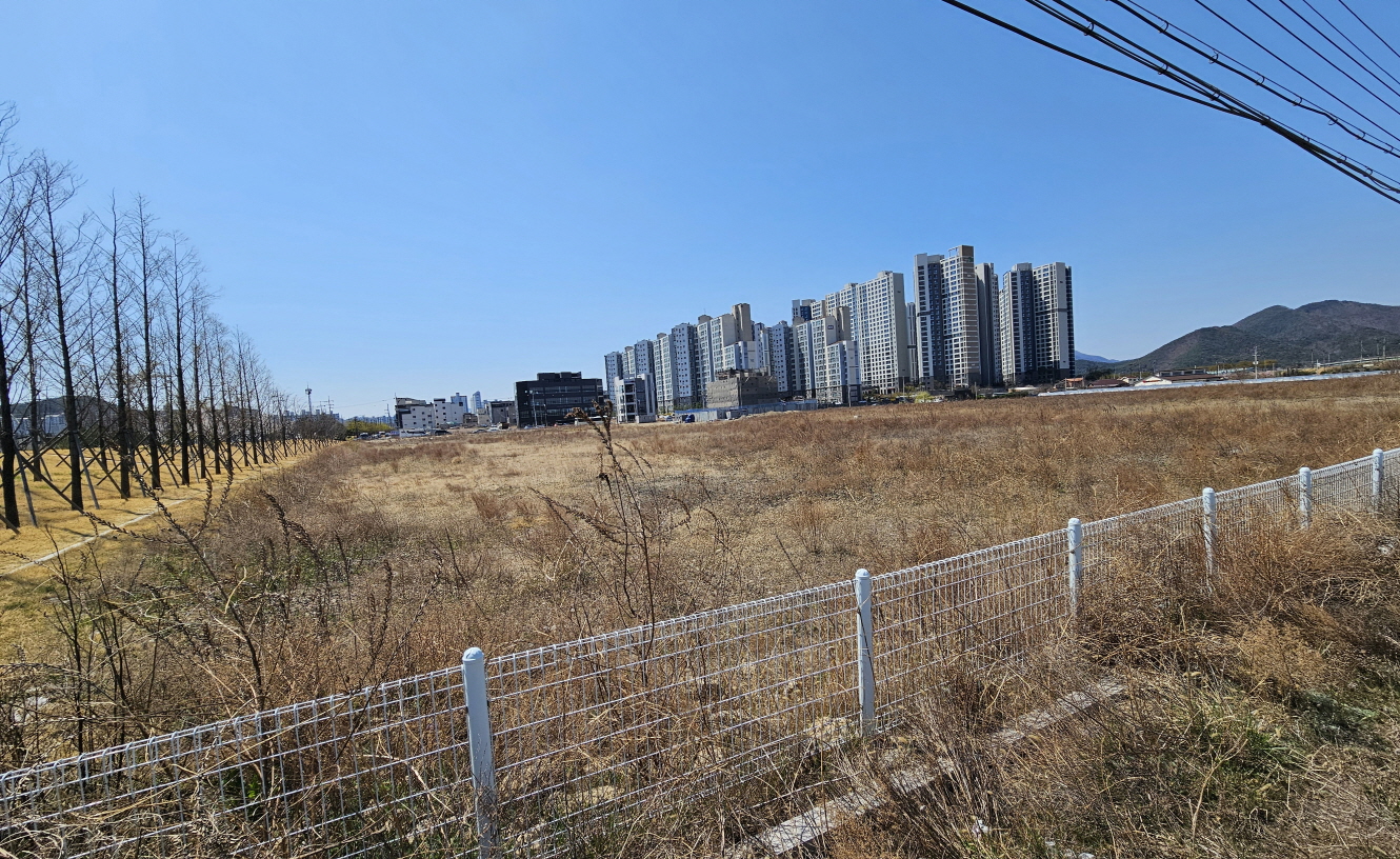 경주경찰서 이전 부지인 천북면 신당리 953번지 일대 모습. 엄태권 기자