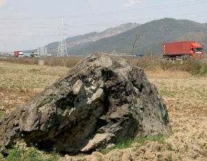 달처럼 생긴 ‘달뫼’ → ‘월산(月山)’