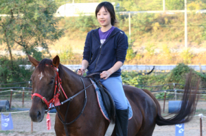 승  마