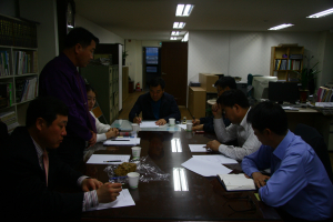 〃올 곧은 신문, 사랑받는 신문〃