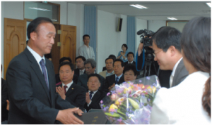 “믿고 도와줘서 당선 됐다”