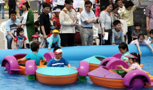 “워터바이크로 물살 가르며 더위 탈출” 