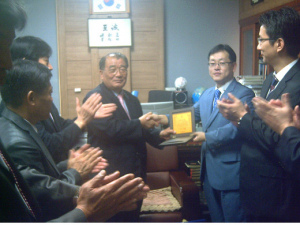 (주)디엠비코리아, 신라공업고에