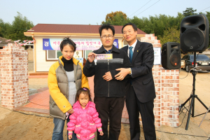 “사랑으로 지은 집, 사랑으로 채우죠”