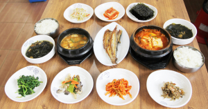 [11] 정식전문점 ‘이모네식당’-특별함 대신 정성으로 단골을 맞이하는 ‘이모’