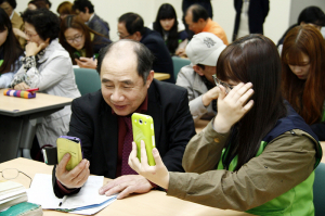 대한민국·경주 노인복지 어디로 가야하나-기존 경로당 활용한 보편적 노인복지정책 마련 서둘러야