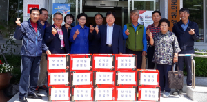 보덕동터울림풍물단, 경로당 14개소에 라면 전달 