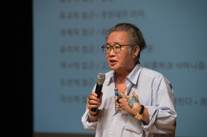 포토그래퍼 김중만 “경주 담은 작품전으로 경주 시민 다시 만나고 싶어”