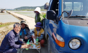 현곡면, 모내기 영농 현장 찾아 농민 격려