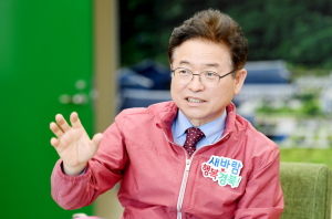 이철우 도지사 취임 1주년 인터뷰-“더 좋은 일자리 더 많이 만들고 아이 낳아 키우기 좋은 경북을 반드시 만들겠다”