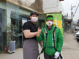 민생당 김보성 후보 ‘민생지게’ 메고 표심 공략