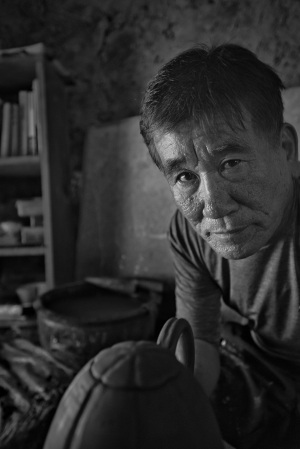 청자 불기술의 완성자 해겸 김해익 선생, 고려청자 천상의 빛 재현- 전통 청자 재현 50년…“반드시 족적 남기고 싶습니다” 