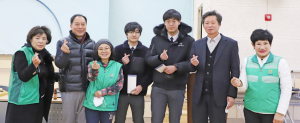 안강읍 새마을부녀회, 안강전자고에 장학금 전달