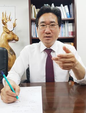 50세, 황금기를 경주에서… 애향인 박진철 변호사의 꿈