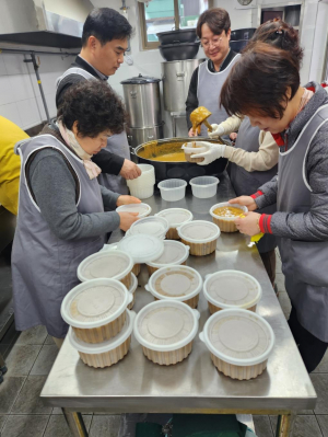 한전MCS(주) 경주지점 화랑봉사단, 밑반찬 만들기 및 배달 봉사