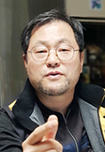 웃기지 마시라 ‘우리는 남이다’