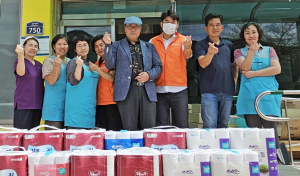 산내면 이장협의회, 노인주간보호센터 찾아 어르신 위문