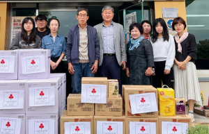 창신목공예 김원태 대표, 월성동 경로당에 물품 후원