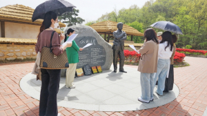 [전인식 시인의 경주인문학산책] 노래가 된 목월의 시