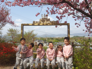 경주 새싹들, 선덕여왕길서 봄을 느껴요