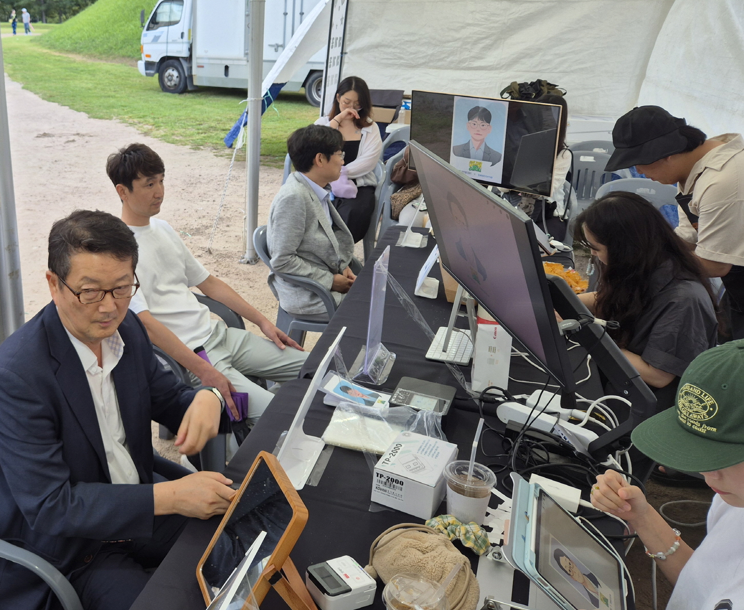 황금카니발에서 진행한 캐리커쳐 부스.  <사진=경북웹툰캠퍼스>