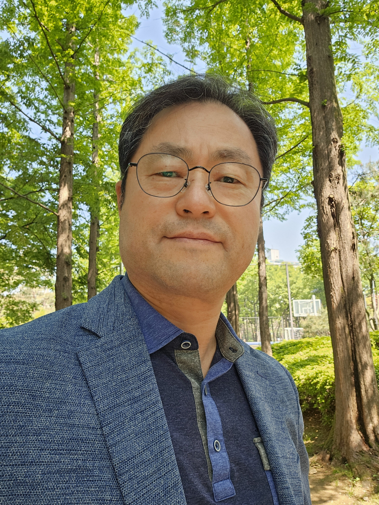 박근영 작가