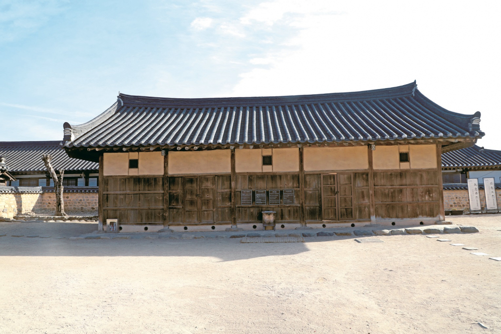 경주 최부자댁 내 곳간채가 자리하고 있다. <사진=김운 역사여행가>