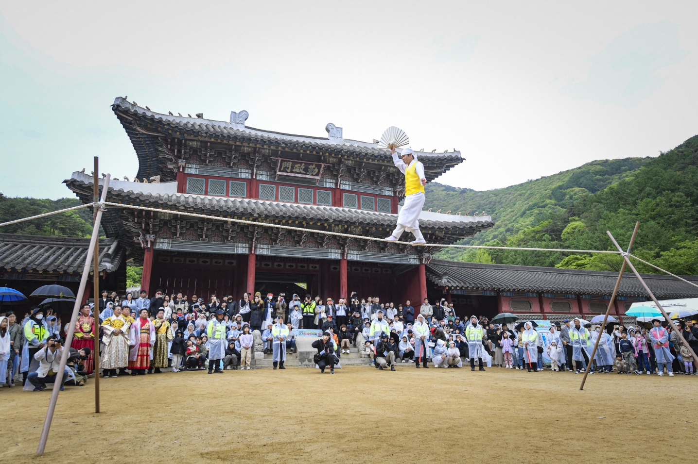 줄타기 공연. <사진=문경시>