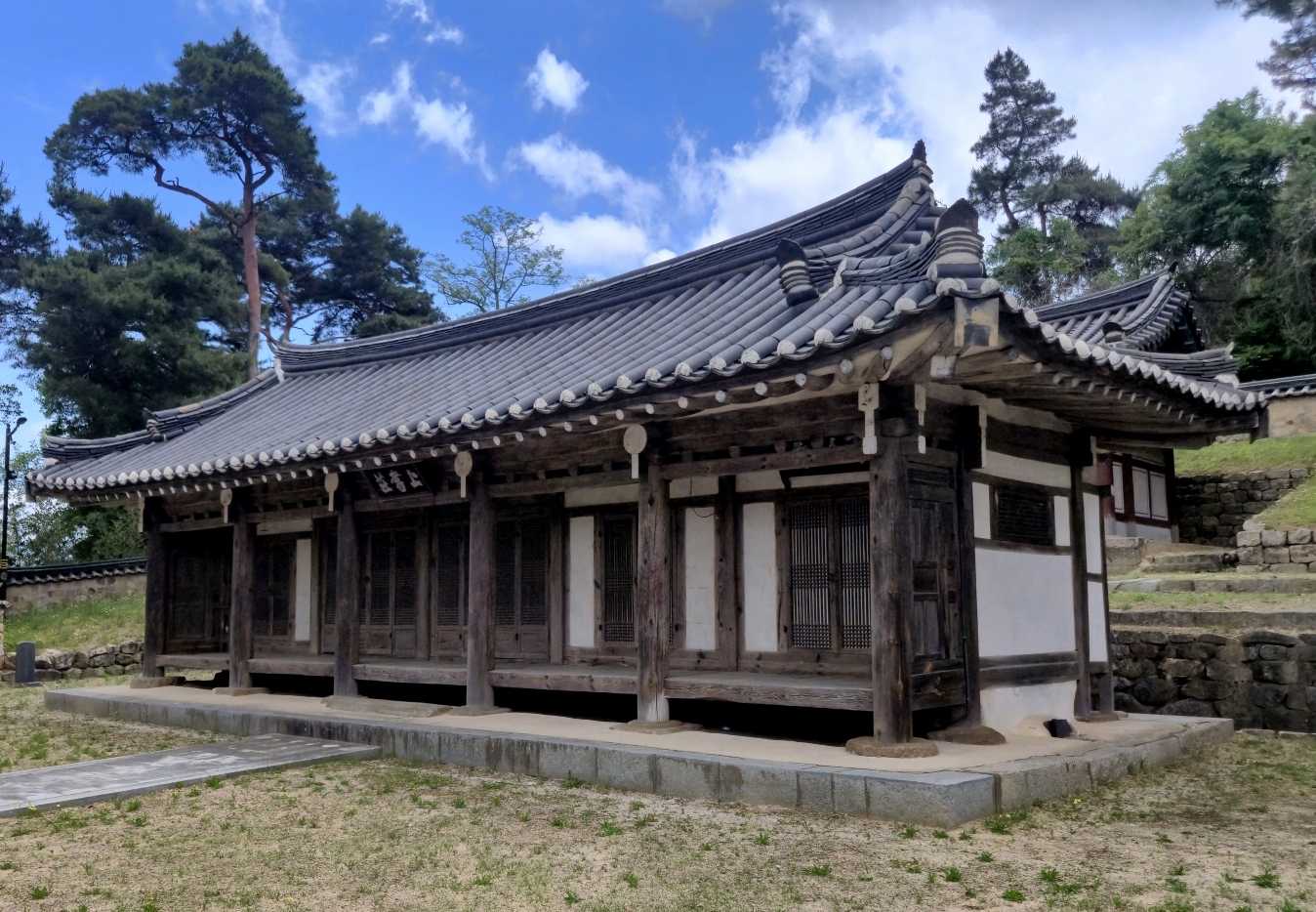 경주시 인왕동에 있는 상서장 모습. 상서장은 ‘임금에게 글(상소)을 올린 집’이라는 의미에서 붙여진 이름이다. 김운 역사여행가