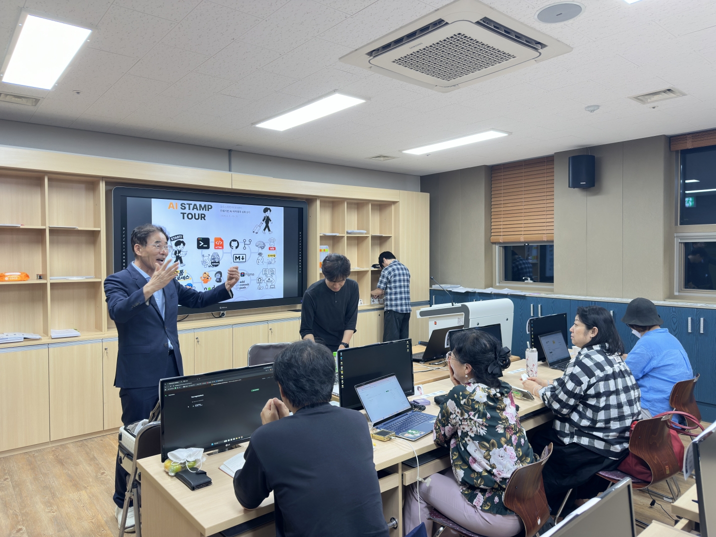 (재)경주스마트미디어센터가 오는 20일 오후 2시부터 5시까지 경주시민을 대상으로 ‘AI 활용 특강’을 운영한다. <사진=경주스마트미디어센터>