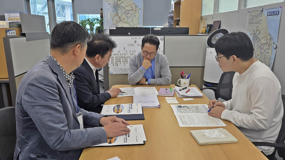 경주시와 울산시가 기획예산처를 찾아 국도 7호선 확장사업 국가계획 반영을 건의했다. <사진=경주시>