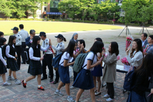 전담경찰-교사와 함께하는 등굣길 학교폭력예방