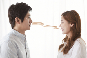 코를 찌르네요, 당신의 향기가…