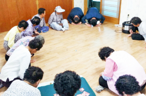 천북면장·이장협의회장 초복 맞아 경로당 방문