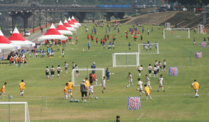 축구 열기로 가득 찬 경주