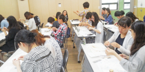 임산부 대상 아기 배냇저고리 만들기 교실 운영