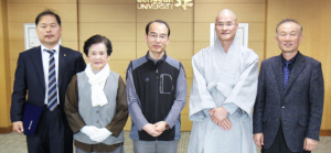 여든 넘은 노보살 동국대 경주캠퍼스에 장학금 천만원 기부