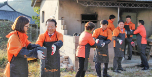 경북관광공사, 찬바람 녹이는 훈훈한 연탄배달