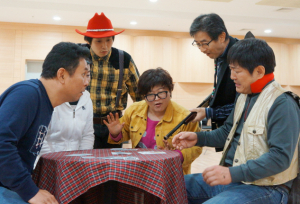2015년 경주시립극단 106회 정기 공연 ‘황야의 물고기’-우리들의 일그러진 ‘서부시대’… 그들만의 세상을 들여다보다
