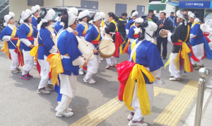 동천동 올해도 안녕과 번성 위해 지신밟기