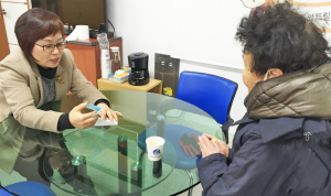 중부동, 홀로 어르신 맞춤형 지원 사업 펼쳐