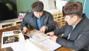 청년창업 ‘THE EROOM DESIGN 실내건축연구소’ 김성목·김태조 대표- “타일·목공, 힘든 일이기에 청년들에겐 틈새시장”