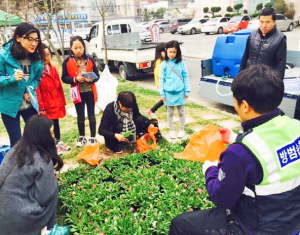 충효 소하천서 재배한 꽃 화분 ‘인기 만발’