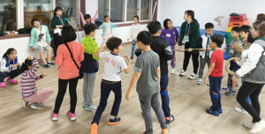 즐겁게 뛰어노는 토요프로그램 ‘함성소리’