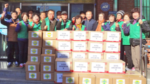 동천동새마을회 김장김치·라면 이웃에 전달
