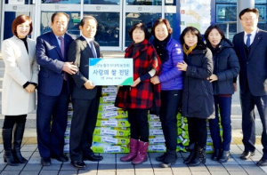 안강농협 주부대학총동창회 백미 40포 기탁