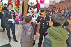 경주경찰서, 장애인과 추억 가득한 졸업식 