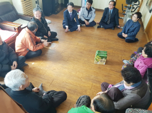 황남동 새봄맞이 경로당 방문···시정·시책 홍보
