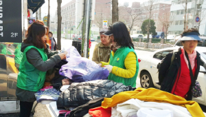 용강동새마을회, 불우이웃돕기 성금모금 바자회